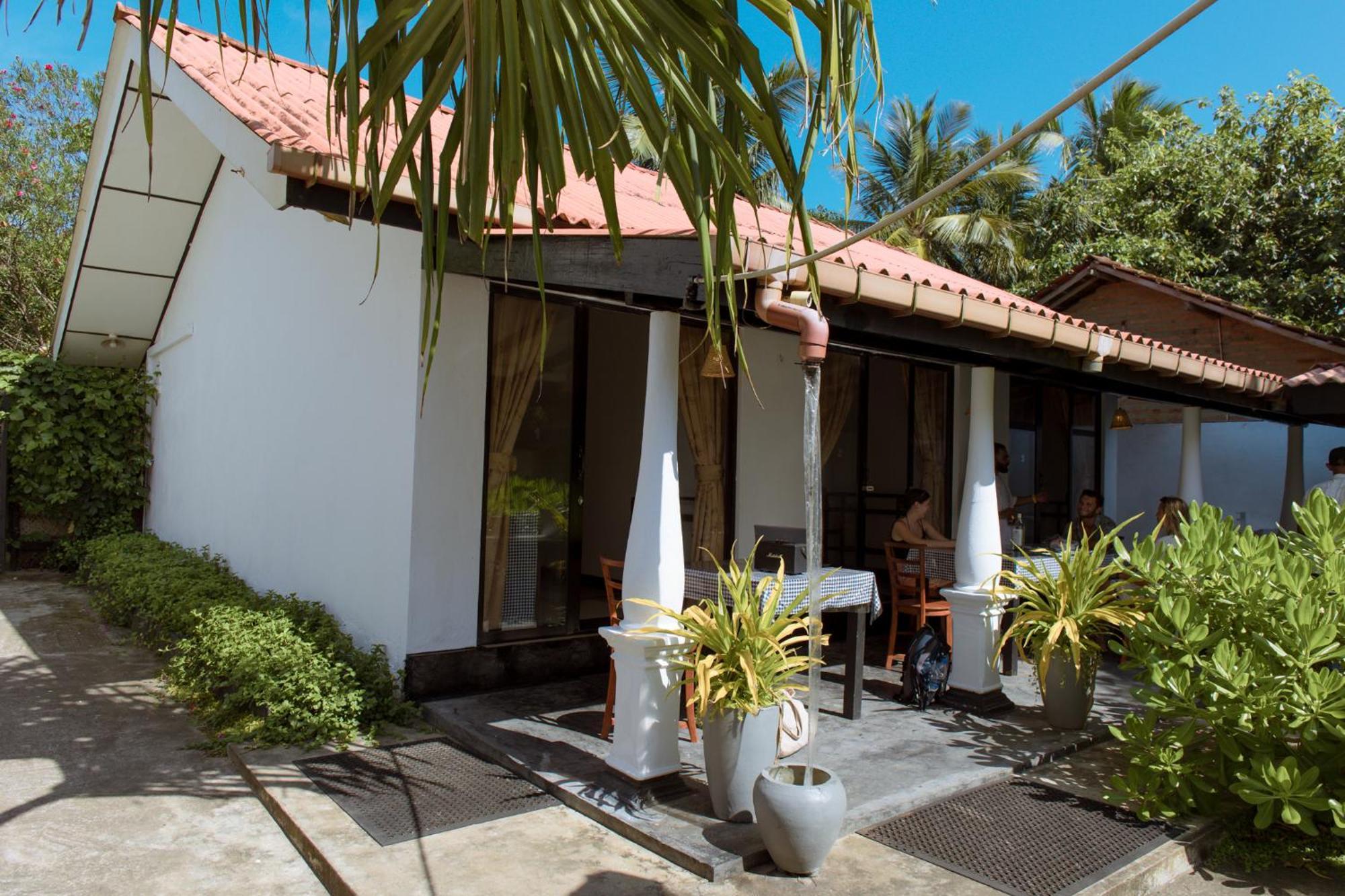 Yes Beach House Mirissa Dış mekan fotoğraf
