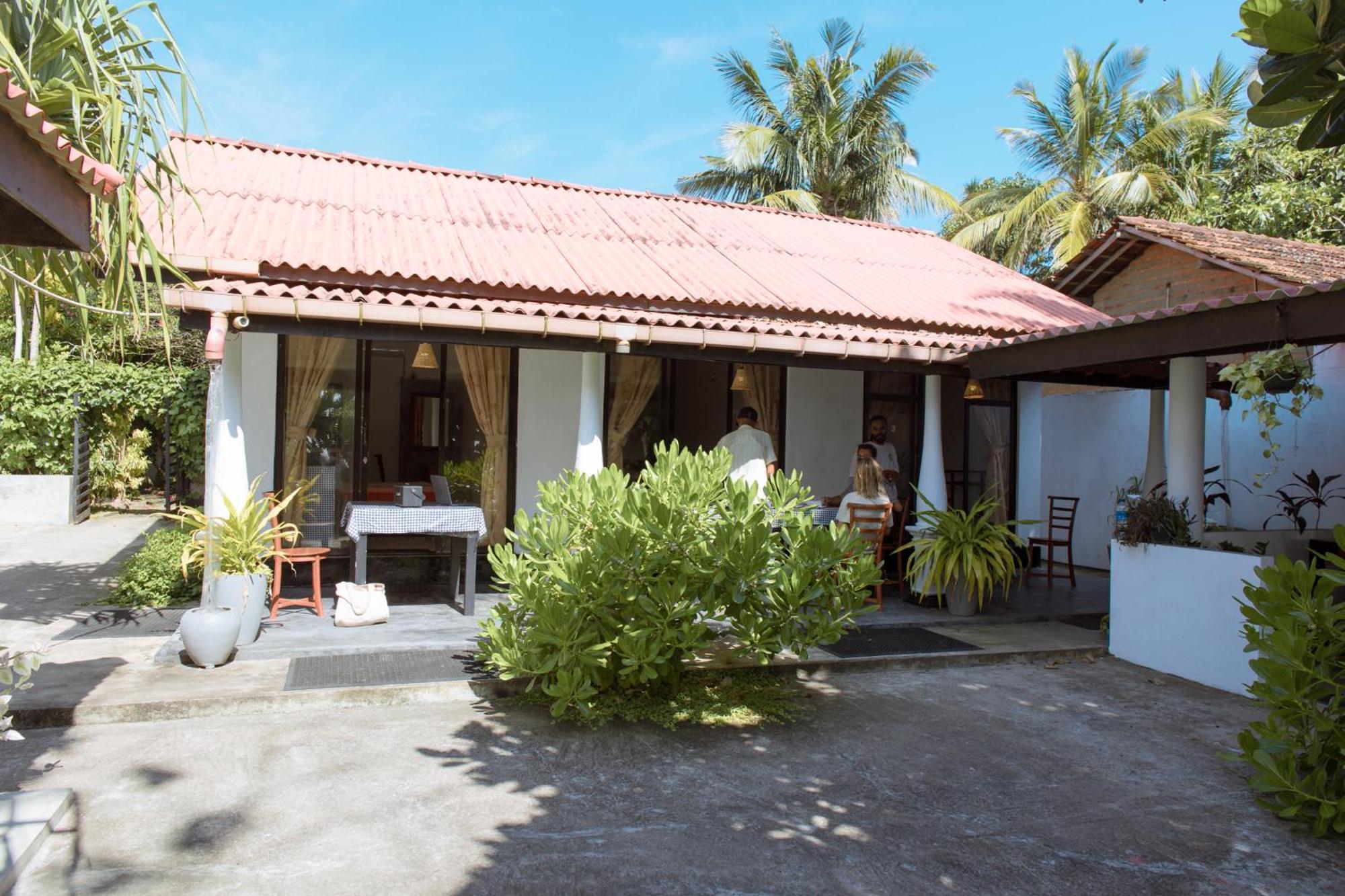Yes Beach House Mirissa Dış mekan fotoğraf